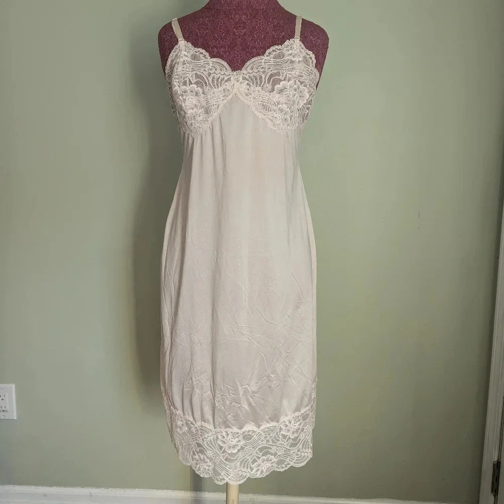 Wonder Maid Pink Vintage Chemise, US‎ M